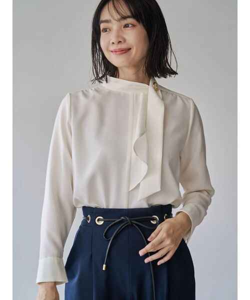 TONAL(トーナル)の「ハイネックアシメボウタイブラウス(シャツ/ブラウス・レディース・ネイビー/ライトブルー/オフホワイト・MEDIUM)」の8枚目の写真