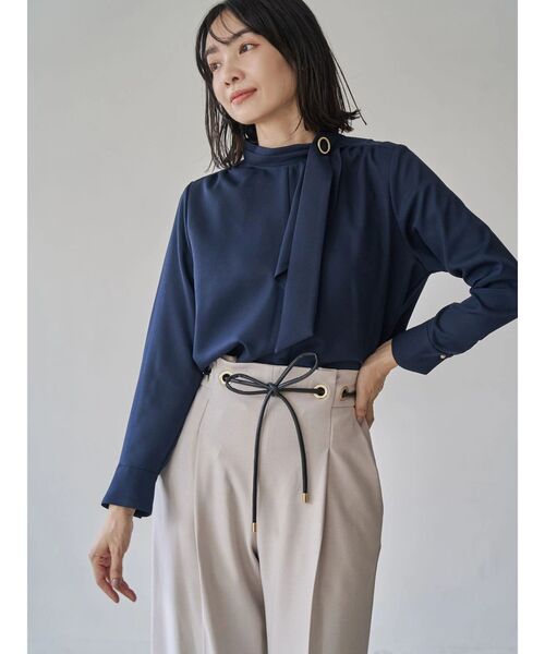 TONAL(トーナル)の「ハイネックアシメボウタイブラウス(シャツ/ブラウス・レディース・ネイビー/ライトブルー/オフホワイト・MEDIUM)」の6枚目の写真