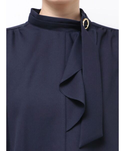 TONAL(トーナル)の「ハイネックアシメボウタイブラウス(シャツ/ブラウス・レディース・ネイビー/ライトブルー/オフホワイト・MEDIUM)」の18枚目の写真