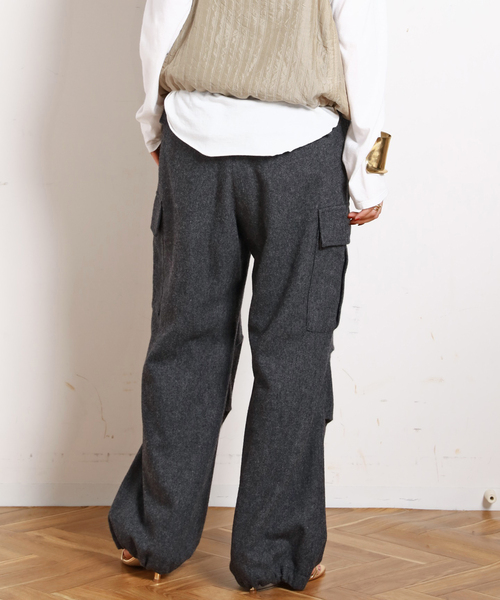 AP STUDIO（エーピーストゥディオ）の「【StandAlone/スタンド アローン】BAGGY WOOL CARGO TROUSERS（カーゴパンツ・レディース・スミクロ・FREE）」の3枚目の写真