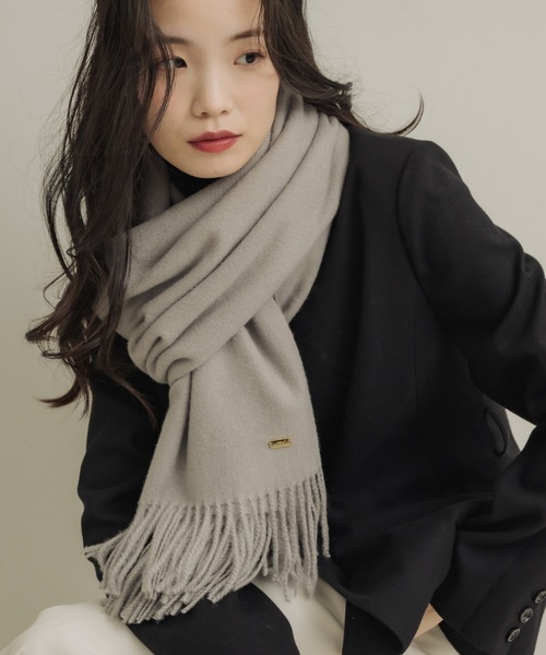 NEUNA（ヌナ）の「ノエルグランマフラー（マフラー・レディース・アイボリー/グレー/キャメル/チャコールグレー/グレイッシュベージュ/ホワイト・FREE）」の4枚目の写真