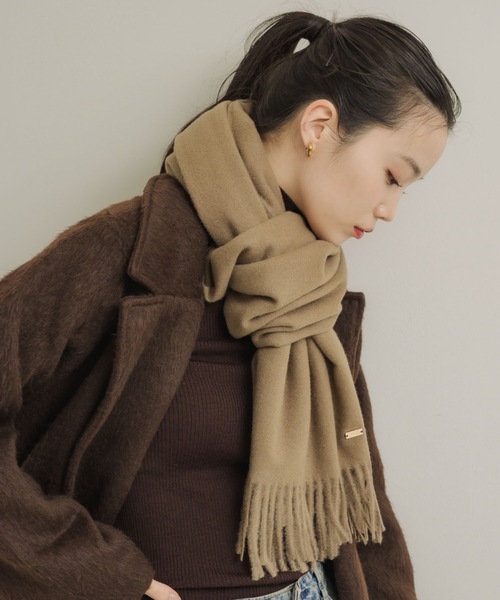 NEUNA（ヌナ）の「ノエルグランマフラー（マフラー・レディース・アイボリー/グレー/キャメル/チャコールグレー/グレイッシュベージュ/ホワイト・FREE）」の5枚目の写真