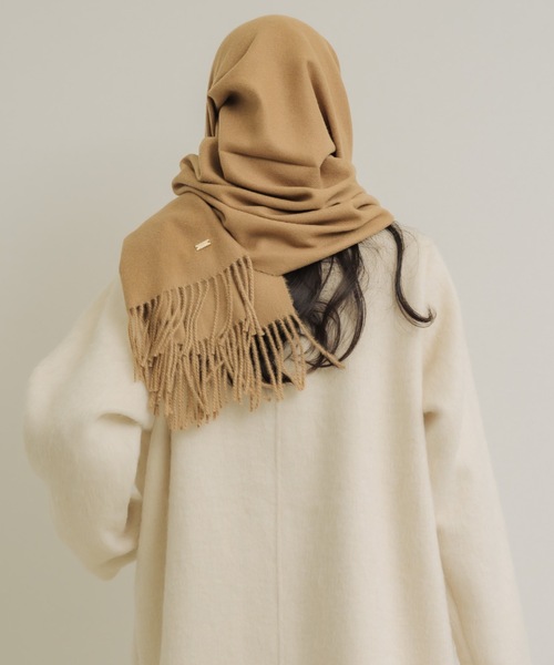 NEUNA（ヌナ）の「ノエルグランマフラー（マフラー・レディース・アイボリー/グレー/キャメル/チャコールグレー/グレイッシュベージュ/ホワイト・FREE）」の21枚目の写真