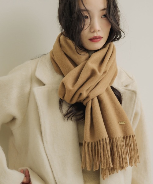 NEUNA（ヌナ）の「ノエルグランマフラー（マフラー・レディース・アイボリー/グレー/キャメル/チャコールグレー/グレイッシュベージュ/ホワイト・FREE）」の10枚目の写真