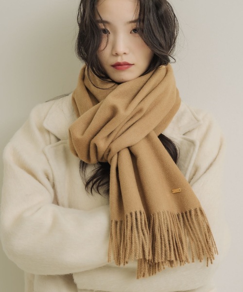 NEUNA（ヌナ）の「ノエルグランマフラー（マフラー・レディース・アイボリー/グレー/キャメル/チャコールグレー/グレイッシュベージュ/ホワイト・FREE）」の11枚目の写真