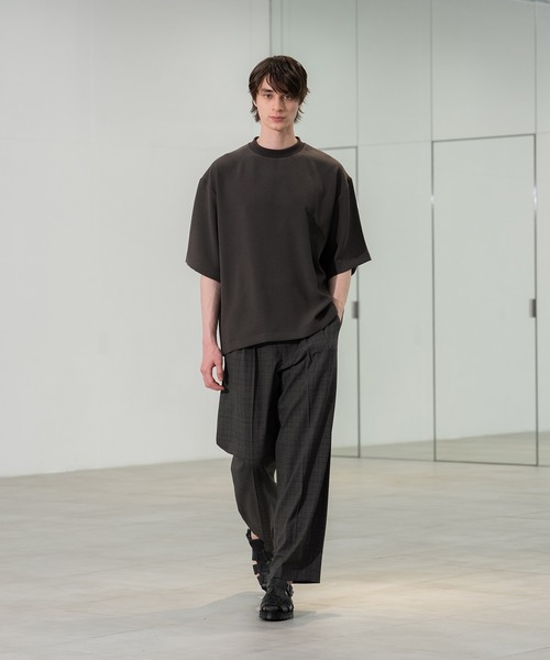 CITY TOKYO（シティトウキョウ）の「【CITY TOKYO/シティートーキョー】Multi-flex オーバーT（Tシャツ/カットソー・メンズ・ブラック/ダークブラウン・1/2）」の4枚目の写真