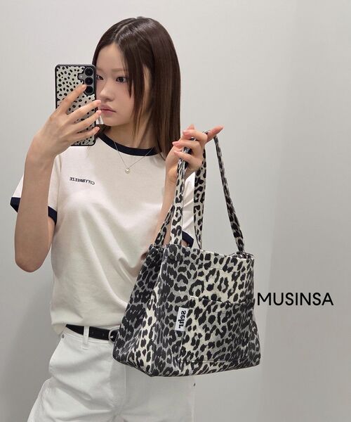 MUSINSA STANDARD WOMAN（ムシンサスタンダードウーマン）の「ウィメンズディバイディッドレギュラーフィットデニムパンツ[ホワイト]（デニムパンツ・レディース・その他・32/30/24/25/26/27/28/29）」の8枚目の写真