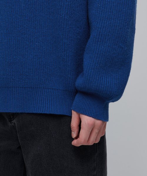MUSINSA STANDARD(ムシンサスタンダード)の「オーバーサイズリブドクルーネックニット【ブルー】(ニット/セーター・メンズ・その他・LARGE/X-LARGE/XX-LARGE/SMALL/MEDIUM)」の8枚目の写真