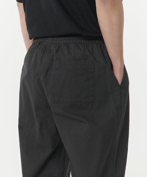 MUSINSA STANDARD（ムシンサスタンダード）の「コットンディープタックワイドバンディングパンツ[ダークグレー]（その他パンツ・メンズ・その他・26/28/30/32/36/38/40/42）」の6枚目の写真