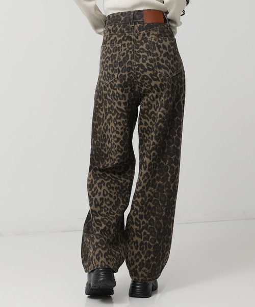 ANAP（アナップ）の「レオパード ストレート デニム パンツ（デニムパンツ・レディース・ブラウン・S/M）」の4枚目の写真
