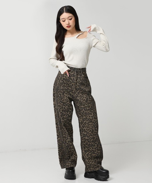 ANAP（アナップ）の「レオパード ストレート デニム パンツ（デニムパンツ・レディース・ブラウン・S/M）」の2枚目の写真