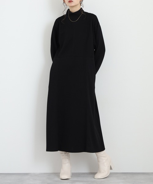 EGLANTINE(エグランティーヌ)の「EGLANTINE ダンボールモックネックワンピース(ワンピース・レディース・ライトベージュ/ブラック/チャコールグレー・38)」の4枚目の写真