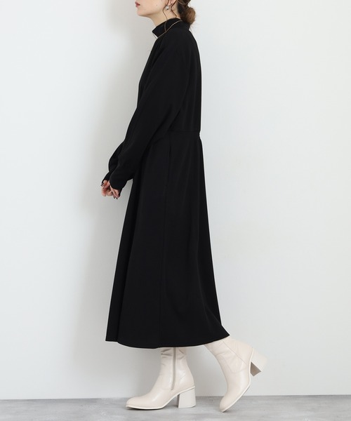 EGLANTINE(エグランティーヌ)の「EGLANTINE ダンボールモックネックワンピース(ワンピース・レディース・ライトベージュ/ブラック/チャコールグレー・38)」の6枚目の写真