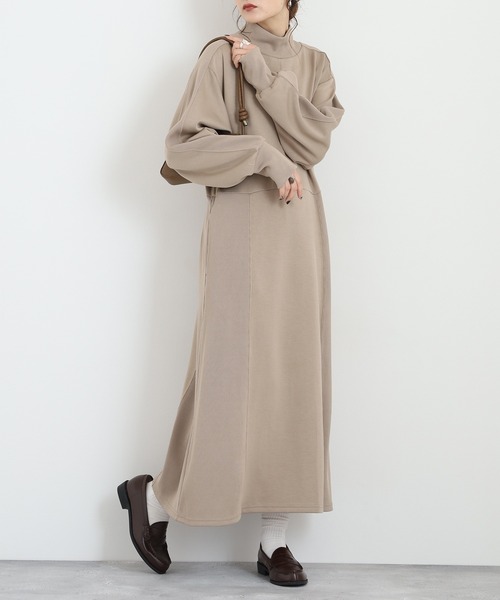 EGLANTINE(エグランティーヌ)の「EGLANTINE ダンボールモックネックワンピース(ワンピース・レディース・ライトベージュ/ブラック/チャコールグレー・38)」の15枚目の写真