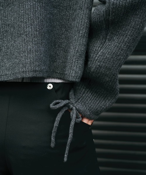 Knuth Marf(クヌースマーフ)の「EX.cashmere slit neck loose short knit(ニット/セーター・レディース・ライトグレー/ブラック/ダークグレー・FREE)」の7枚目の写真