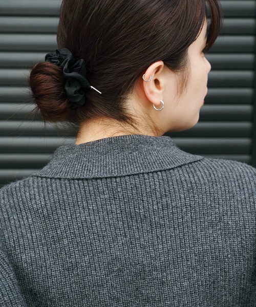 Knuth Marf(クヌースマーフ)の「EX.cashmere slit neck loose short knit(ニット/セーター・レディース・ライトグレー/ブラック/ダークグレー・FREE)」の8枚目の写真