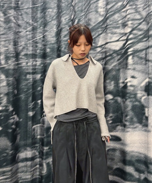 Knuth Marf(クヌースマーフ)の「EX.cashmere slit neck loose short knit(ニット/セーター・レディース・ライトグレー/ブラック/ダークグレー・FREE)」の21枚目の写真