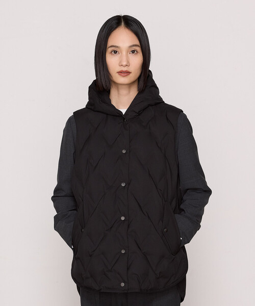 Gabardine K.T(ギャバジンケーティー)の「〔 +サイズ 〕 ダウン ジレ(ダウンベスト・レディース・ライトグレー・15号)」の11枚目の写真