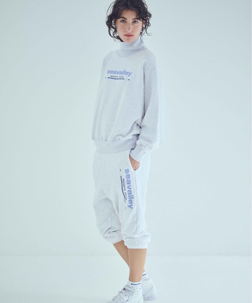 SEA（シー）の「Seavalley Sprot club クロップド スウェットパンツ（スウェットパンツ・レディース・ブラック/グレー・ONE SIZE）」の2枚目の写真