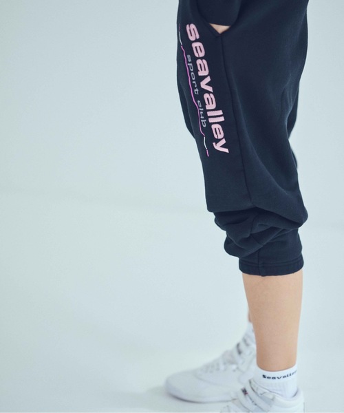 SEA（シー）の「Seavalley Sprot club クロップド スウェットパンツ