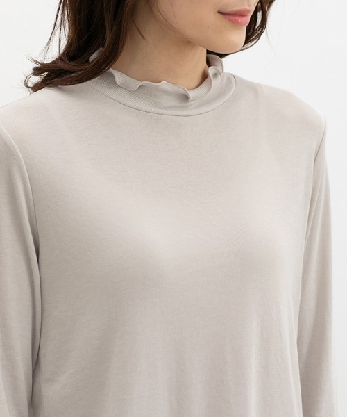 Honeys(ハニーズ)の「メローハイネックTシャツ(Tシャツ/カットソー・レディース・ブラック/オフホワイト/ベージュ・LL/L/M/S)」の15枚目の写真