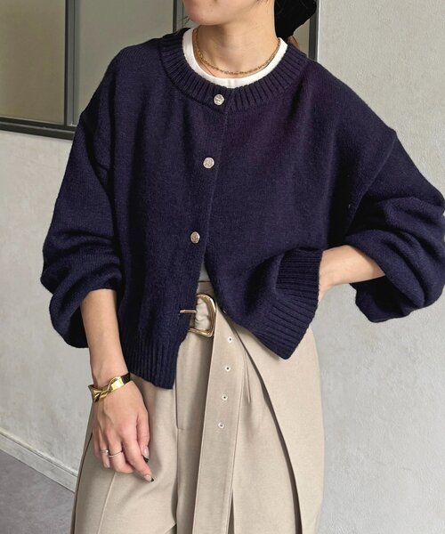 Thevon（ゼボン）の「ニュアンスボタンショートカーディガン（カーディガン/ボレロ・レディース・ネイビー/イエロー/ライトグレー・FREE）」の3枚目の写真