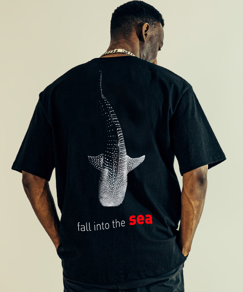 BEOM(ボム)の「ゴレイサメオーバーサイズTシャツブラック(Tシャツ/カットソー・メンズ・その他・1/2)」の1枚目の写真