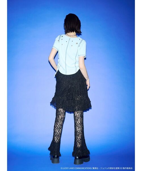 jouetie（ジュエティ）の「【アニメ『ジョジョの奇妙な冒険 ストーンオーシャン』×jouetie】フィットTシャツ（Tシャツ/カットソー・レディース・ブルー/オフホワイト/ブラック・MEDIUM）」の4枚目の写真