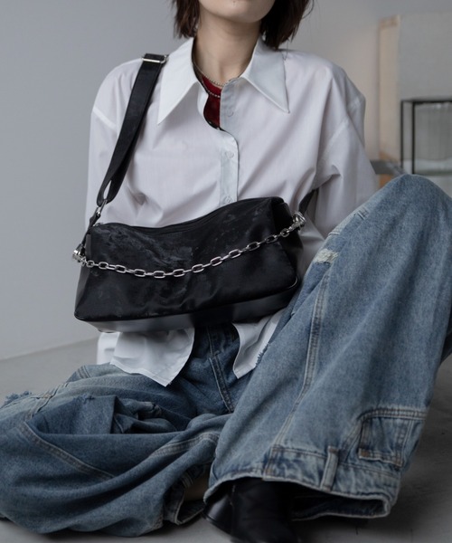 VACANCY（ヴァカンシー）の「ルナシェード3wayベルト付きバッグ/キャリーリンク（ショルダーバッグ・レディース・レッド/ネイビー/ブラック・FREE）」の2枚目の写真