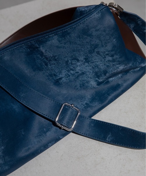 VACANCY（ヴァカンシー）の「ルナシェード3wayベルト付きバッグ/キャリーリンク（ショルダーバッグ・レディース・レッド/ネイビー/ブラック・FREE）」の16枚目の写真