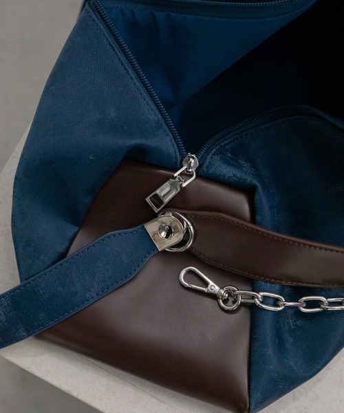 VACANCY（ヴァカンシー）の「ルナシェード3wayベルト付きバッグ/キャリーリンク（ショルダーバッグ・レディース・レッド/ネイビー/ブラック・FREE）」の17枚目の写真