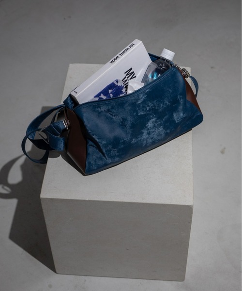 VACANCY（ヴァカンシー）の「ルナシェード3wayベルト付きバッグ/キャリーリンク（ショルダーバッグ・レディース・レッド/ネイビー/ブラック・FREE）」の14枚目の写真