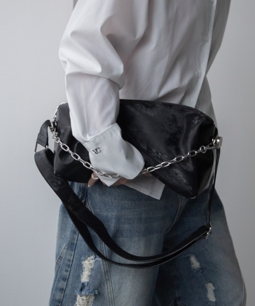 VACANCY（ヴァカンシー）の「ルナシェード3wayベルト付きバッグ/キャリーリンク（ショルダーバッグ・レディース・レッド/ネイビー/ブラック・FREE）」の6枚目の写真