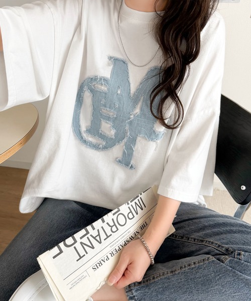 mily bilet(ミウィビレット)の「【mily bilet】いつものカジュアルに、遊びをひとさじ。デニムフリンジワッペン使いコットン100%オーバーサイズTシャツ(半袖)(Tシャツ/カットソー・レディース・チャコール/ホワイト/ブラック・LARGE/MEDIUM/SMALL/X-LARGE)」の18枚目の写真