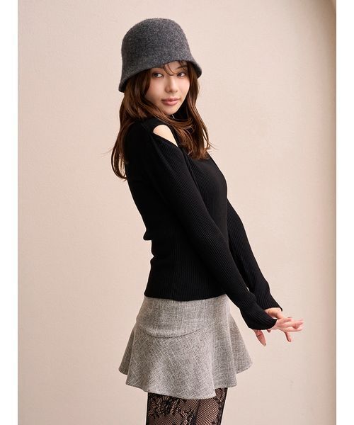 SNIDEL（スナイデル）の「コールドショルダールーズリブプルオーバー（ニット/セーター・レディース・アイボリー/ブラック/レッド・F）」の5枚目の写真