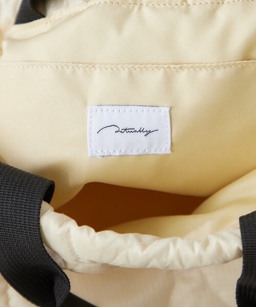 BIRTHDAY BAR(バースデイバー)の「ナイロンキルト2WAY巾着バッグ ミニポーチ付き(ショルダーバッグ・レディース・グリーン/ブルー/ブラック/アイボリー・0)」の5枚目の写真