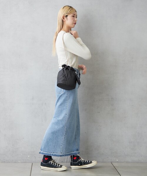 BIRTHDAY BAR(バースデイバー)の「ナイロンキルト2WAY巾着バッグ ミニポーチ付き(ショルダーバッグ・レディース・グリーン/ブルー/ブラック/アイボリー・0)」の9枚目の写真