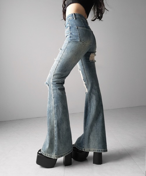 me+em select(ミームセレクト)の「【 2color /3size 】クラッシュダメージヴィンテージフレアデニム / crush damage vintage flare denim(デニムパンツ・レディース・ブラック/ブルー・SMALL/MEDIUM/LARGE)」の6枚目の写真