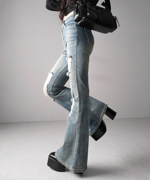 me+em select(ミームセレクト)の「【 2color /3size 】クラッシュダメージヴィンテージフレアデニム / crush damage vintage flare denim(デニムパンツ・レディース・ブラック/ブルー・SMALL/MEDIUM/LARGE)」の15枚目の写真
