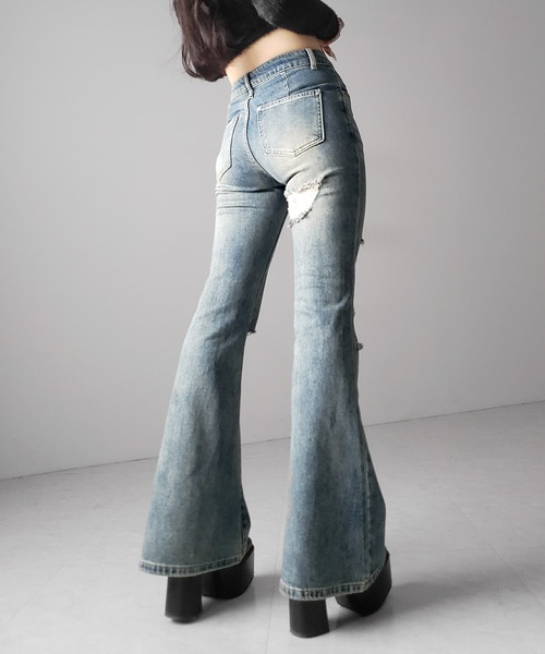 me+em select(ミームセレクト)の「【 2color /3size 】クラッシュダメージヴィンテージフレアデニム / crush damage vintage flare denim(デニムパンツ・レディース・ブラック/ブルー・SMALL/MEDIUM/LARGE)」の16枚目の写真