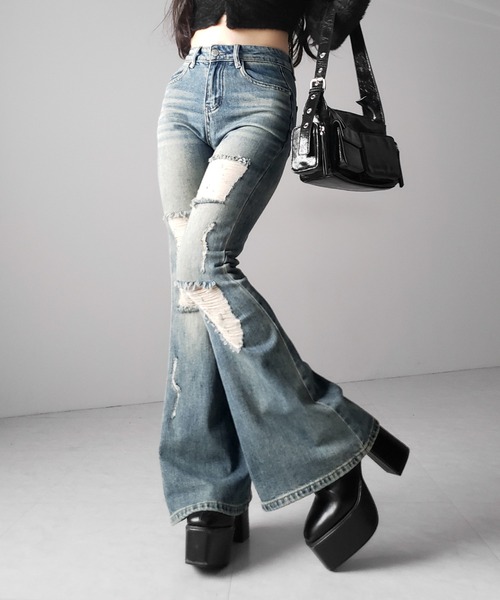 me+em select(ミームセレクト)の「【 2color /3size 】クラッシュダメージヴィンテージフレアデニム / crush damage vintage flare denim(デニムパンツ・レディース・ブラック/ブルー・SMALL/MEDIUM/LARGE)」の12枚目の写真