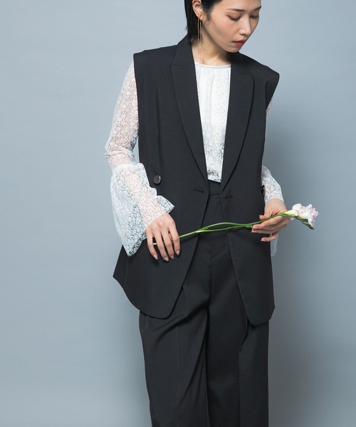 URBAN RESEARCH ROSSO WOMEN(アーバンリサーチ ロッソ)の「防シワシャンブレーツイルダブルジレ(ベスト・レディース・ベージュ系その他/ブラック・FREE)」の3枚目の写真