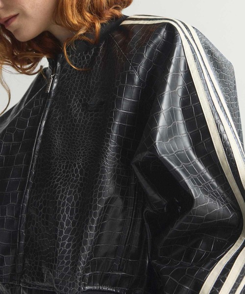 adidas（アディダス）の「プレザー ジャケット / アディダスオリジナルス adidas Originals（ブルゾン・レディース・ブラック/レッド・MEDIUM/SMALL/X-SMALL/XX-LARGE/LARGE/X-LARGE）」の3枚目の写真