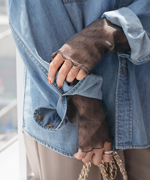 Spick & Span（スピックアンドスパン）の「《追加》ドットチュールハイネックプルオーバー（Tシャツ/カットソー・レディース・ブラック/ホワイト系その他/ブラウン/ホワイト・FREE）」の17枚目の写真