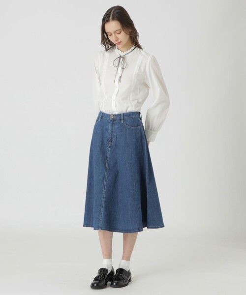 BLUE LABEL CRESTBRIDGE（ブルーレーベルクレストブリッジ）の「【BLUE LABEL DENIM】フレアスカート（スカート・レディース・ブルー系その他4/ネイビー・38/36）」の3枚目の写真
