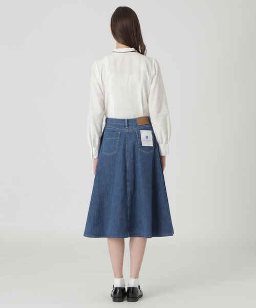 BLUE LABEL CRESTBRIDGE（ブルーレーベルクレストブリッジ）の「【BLUE LABEL DENIM】フレアスカート（スカート・レディース・ブルー系その他4/ネイビー・38/36）」の5枚目の写真