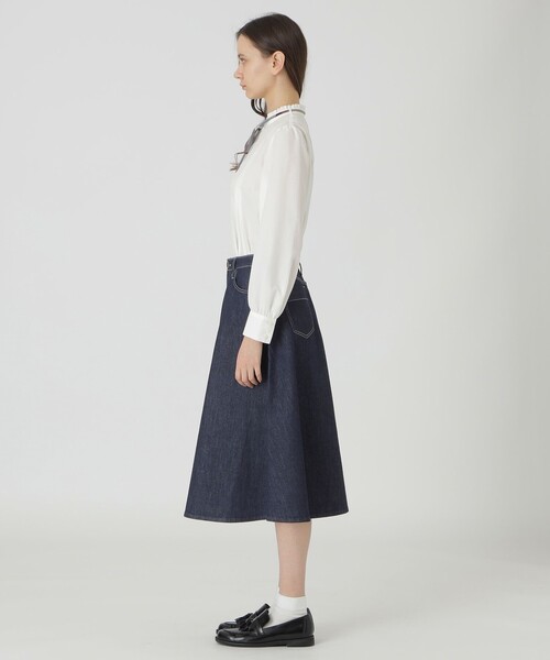 BLUE LABEL CRESTBRIDGE（ブルーレーベルクレストブリッジ）の「【BLUE LABEL DENIM】フレアスカート（スカート・レディース・ブルー系その他4/ネイビー・38/36）」の13枚目の写真