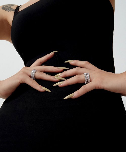 RAINDROP JEWELRY（レインドロップジュエリー）の「レインドロッププリンセスエタニティリング（リング・レディース・その他・11号/13号/17号/19号/15号）」の2枚目の写真