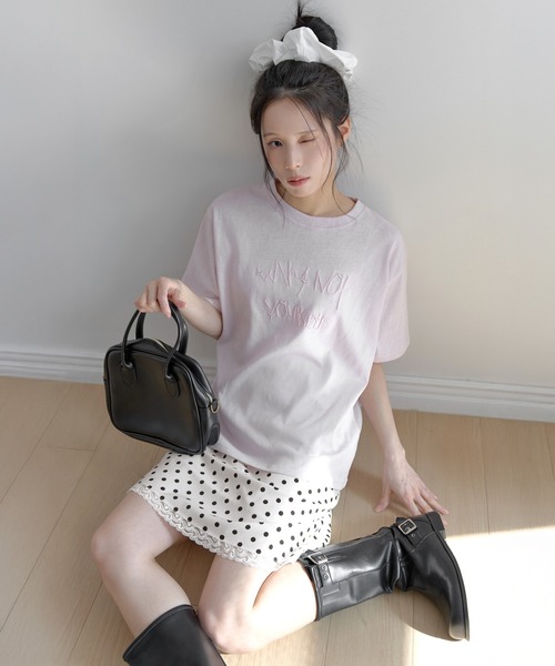 UNE MANSION(ユヌマンション)の「ポイントバイカラー刺繍オーバーサイズ半袖Tシャツカットソー(Tシャツ/カットソー・レディース・ネイビー/ピンク/グレー・FREE)」の1枚目の写真