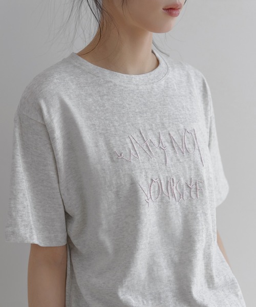 UNE MANSION(ユヌマンション)の「ポイントバイカラー刺繍オーバーサイズ半袖Tシャツカットソー(Tシャツ/カットソー・レディース・ネイビー/ピンク/グレー・FREE)」の4枚目の写真